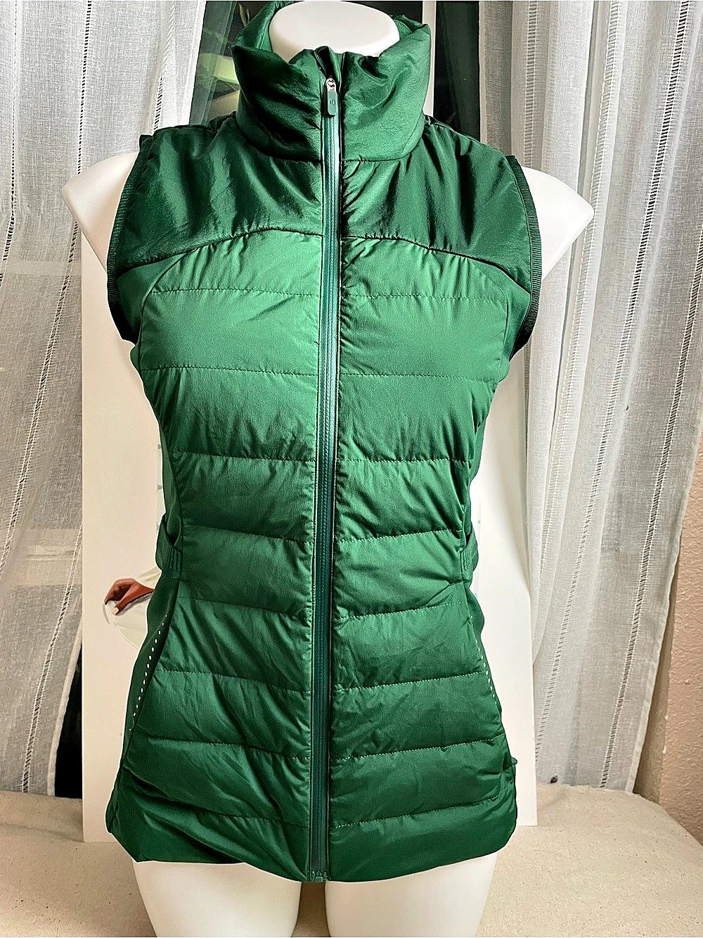 lululemon Down for It All Vest Green Puffer Vest Size 6 NWT